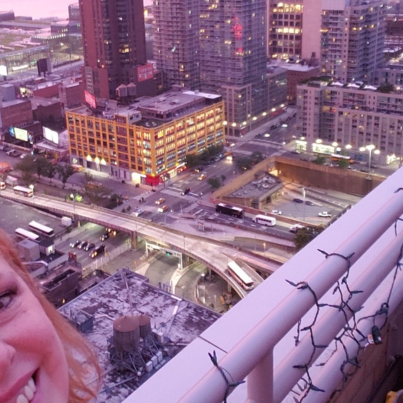 Meet your Posher, Ariana - Picture 3 of 3